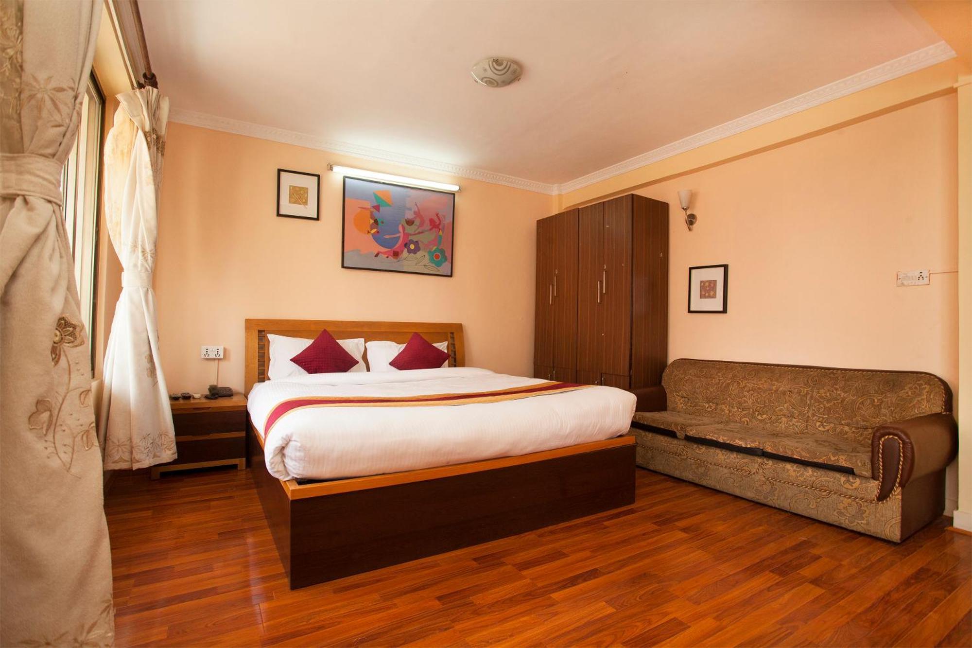 Hotel Mountain Gateway Катманду Экстерьер фото