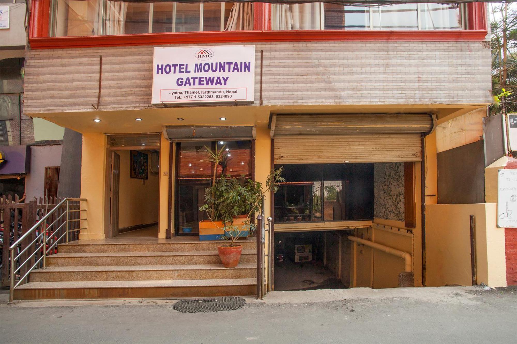 Hotel Mountain Gateway Катманду Экстерьер фото