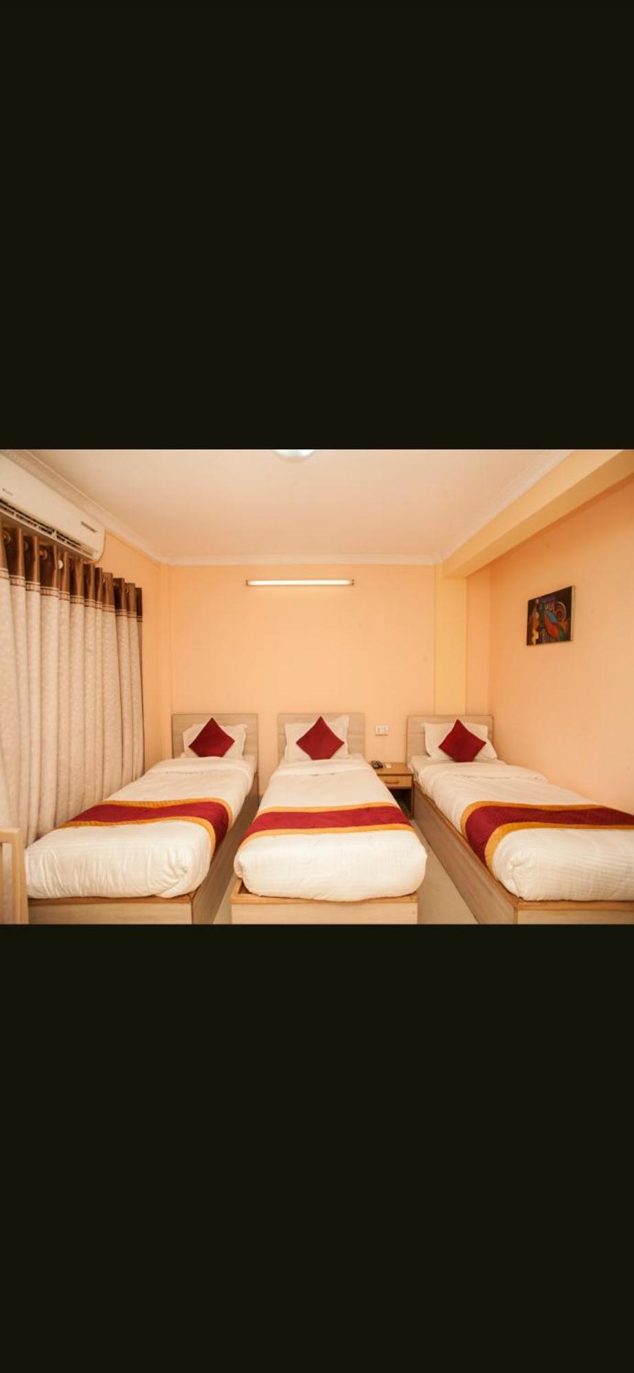 Hotel Mountain Gateway Катманду Экстерьер фото