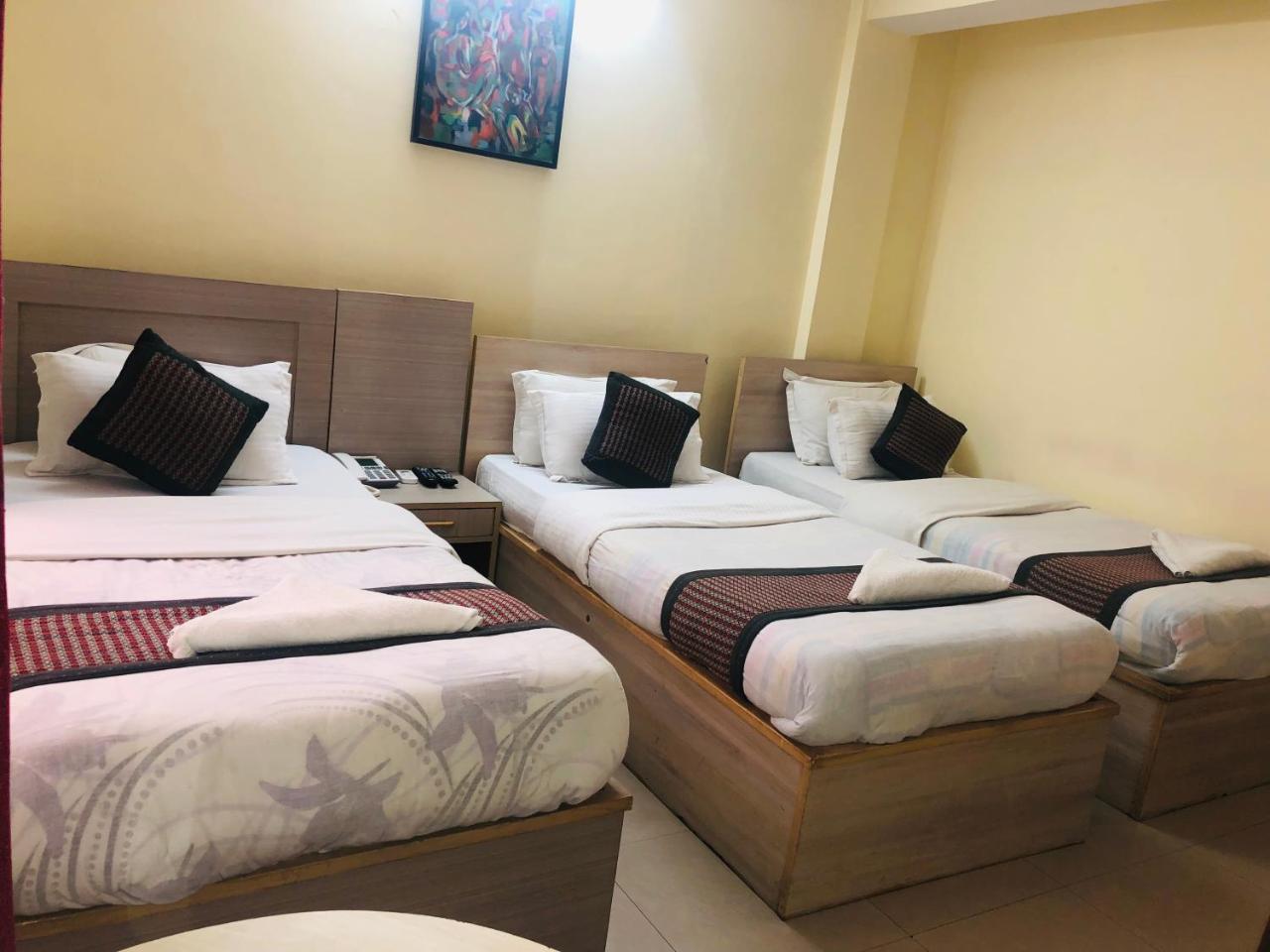 Hotel Mountain Gateway Катманду Экстерьер фото